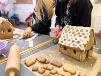 Bilder - Lebkuchenhäuschen backen, bauen & verzieren